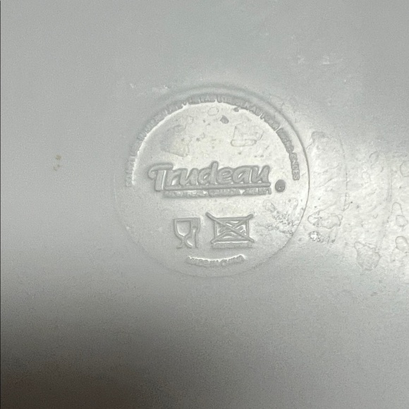 Disney  Trudeau Winnie the Pooh Dinnerware Set - Blue and Red - Picture 5 of 7